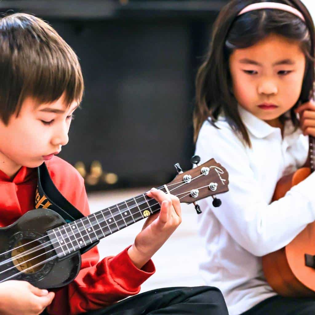 MUSIC CLASSES LITTLES Square 3 0725